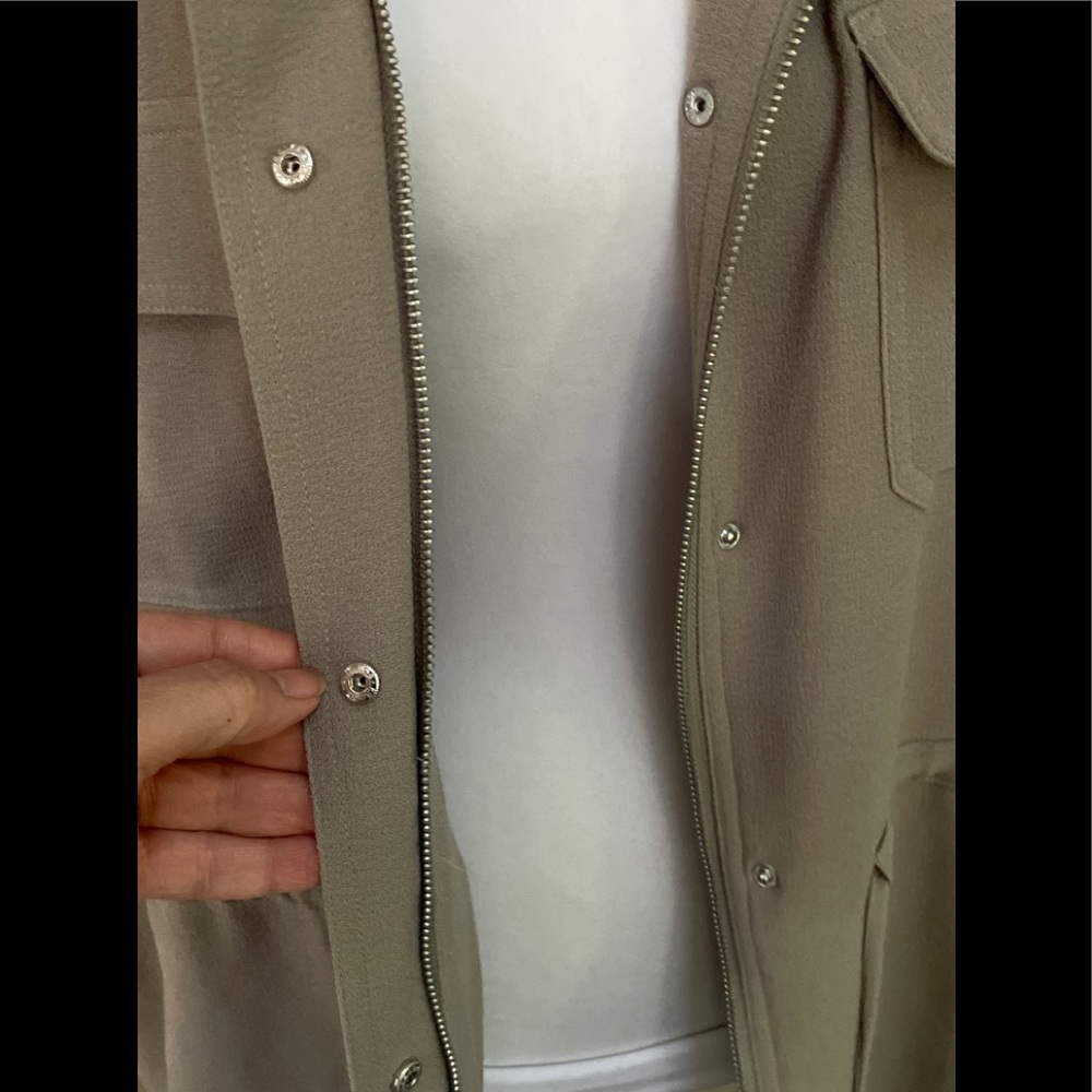 Lisa Rinna Taupe Vest 1X - Picture 4 of 13